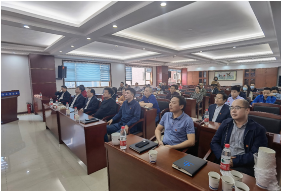MK体育建设组织集中收看党的二十大开幕会并开展党委理论学习中心组专题学习